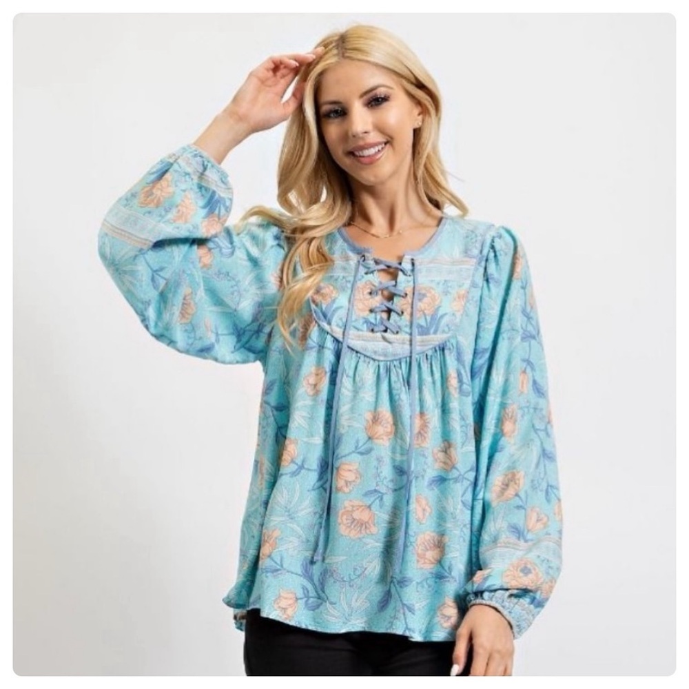NWT, Easel Floral lace up top, Size Large